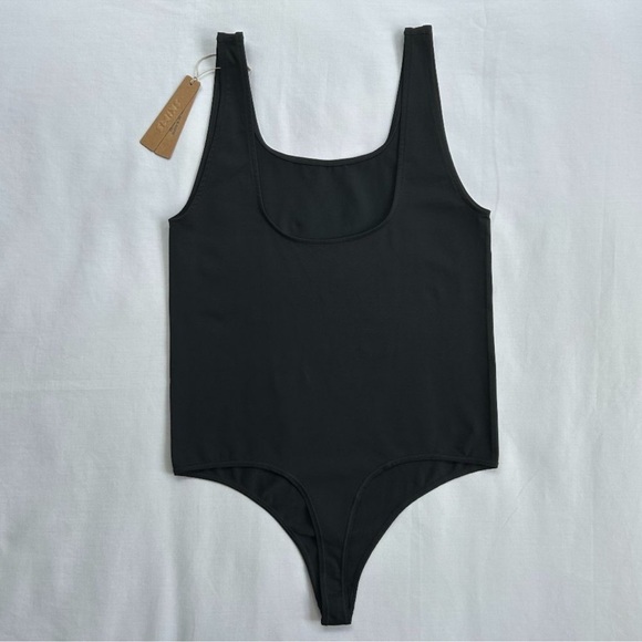 NWT SKIMS Soft Smoothing Thong Bodysuit in Eclipse - Picture 2 of 4